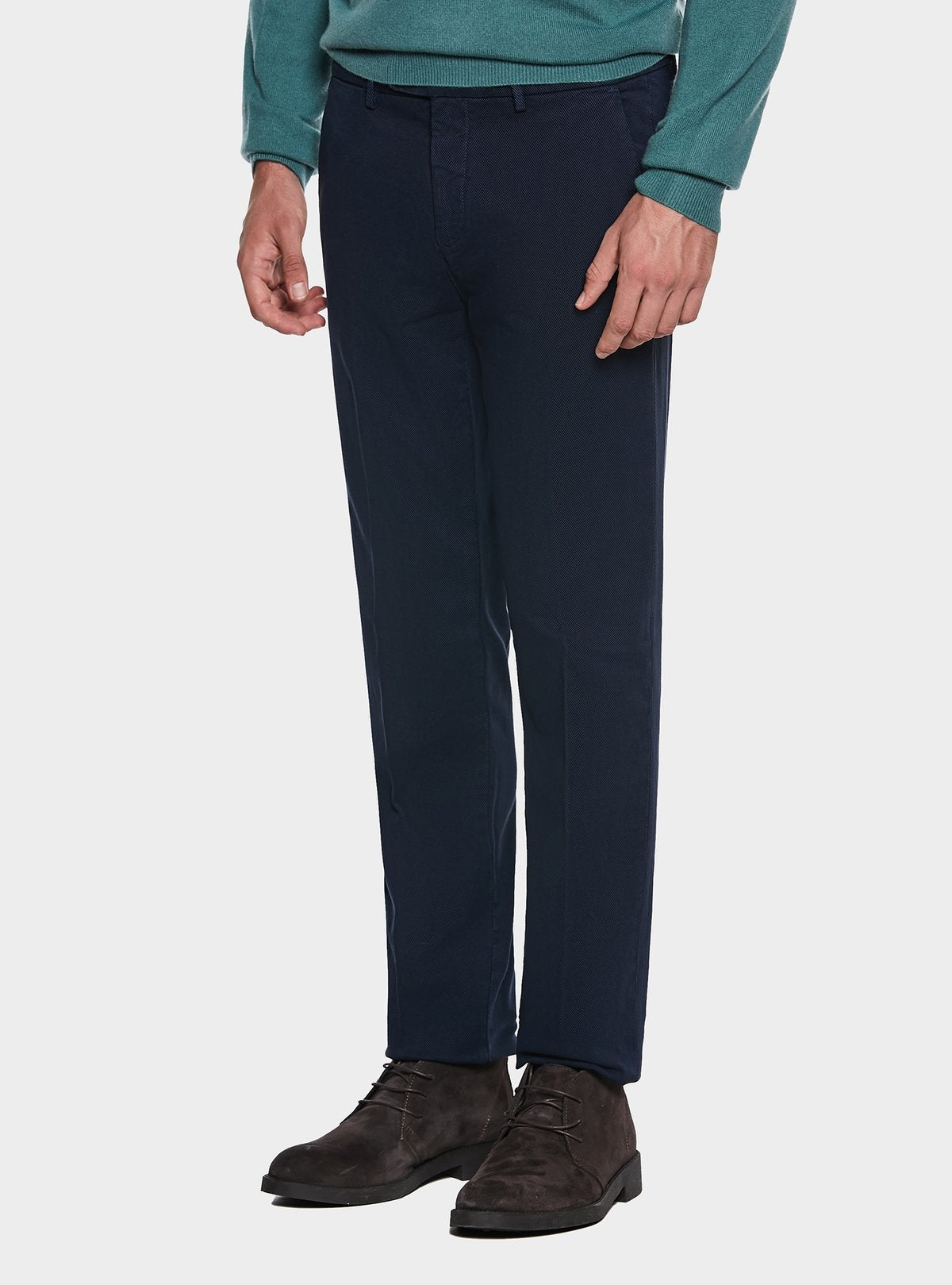 Pantalone Chinos Trama Diagonale: Comfort e Stile