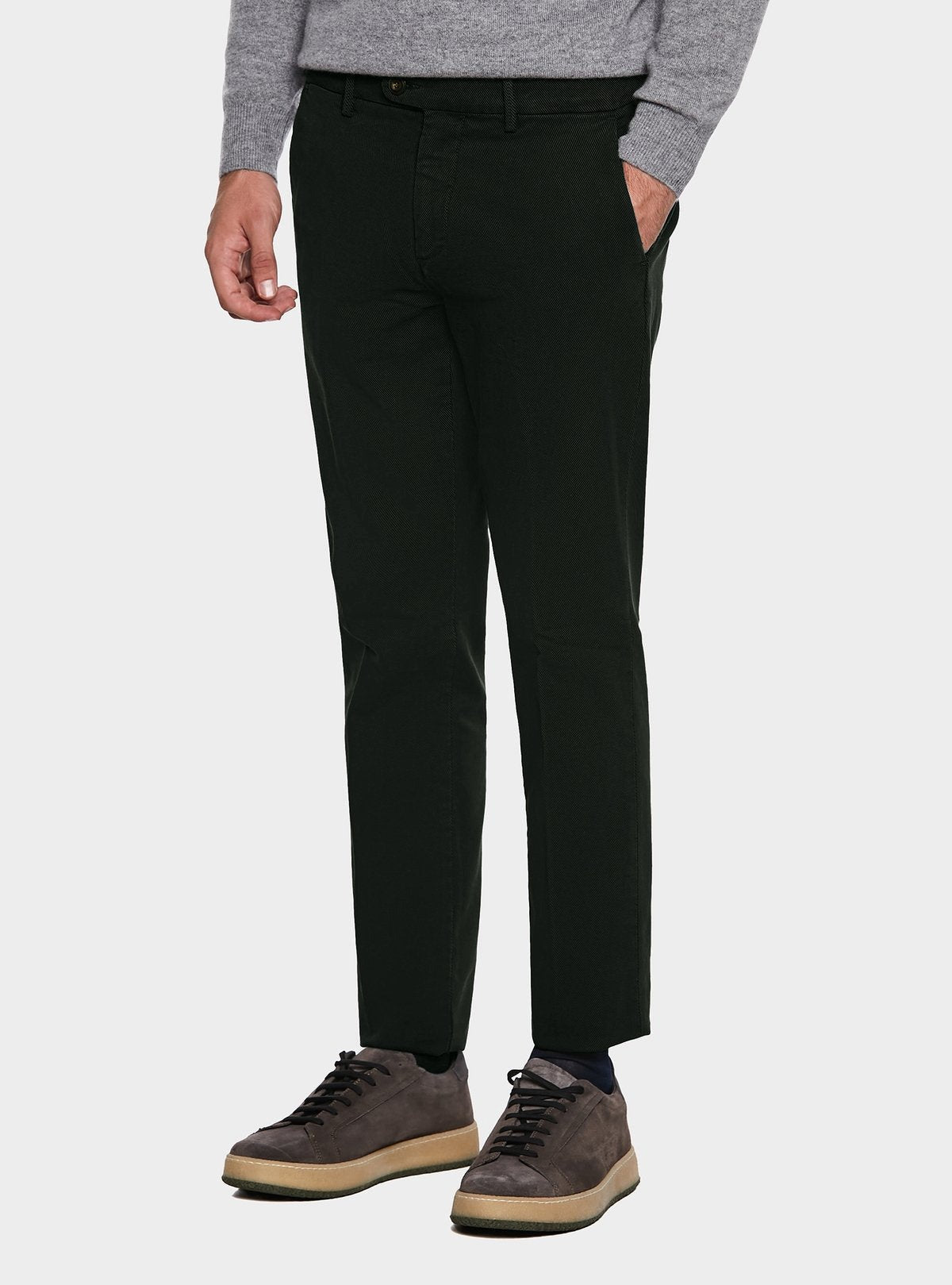 Pantalone Chinos con Trama Diagonale: Comfort e Stile